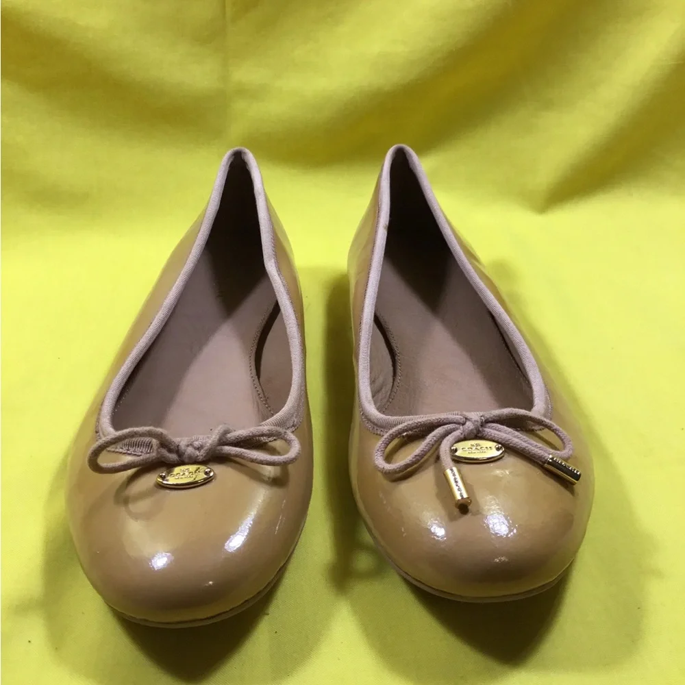 Coach Taupe Patent Leather Ballet Flats with Bow SZ 8